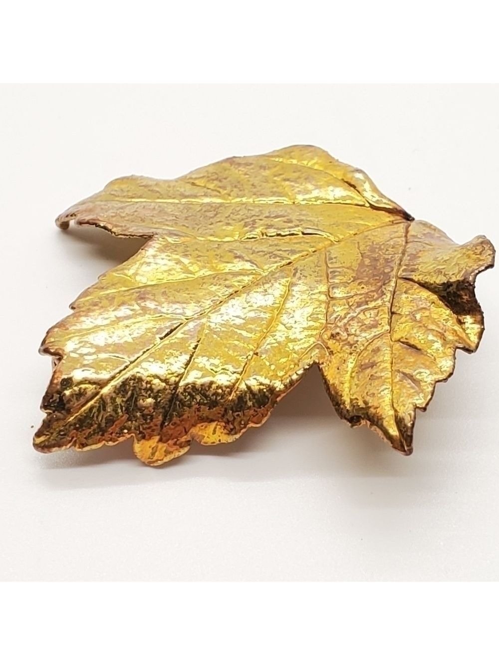 VTG Gold bronze dipped leaf maple tree brooch pin 2" x 1 3/4"